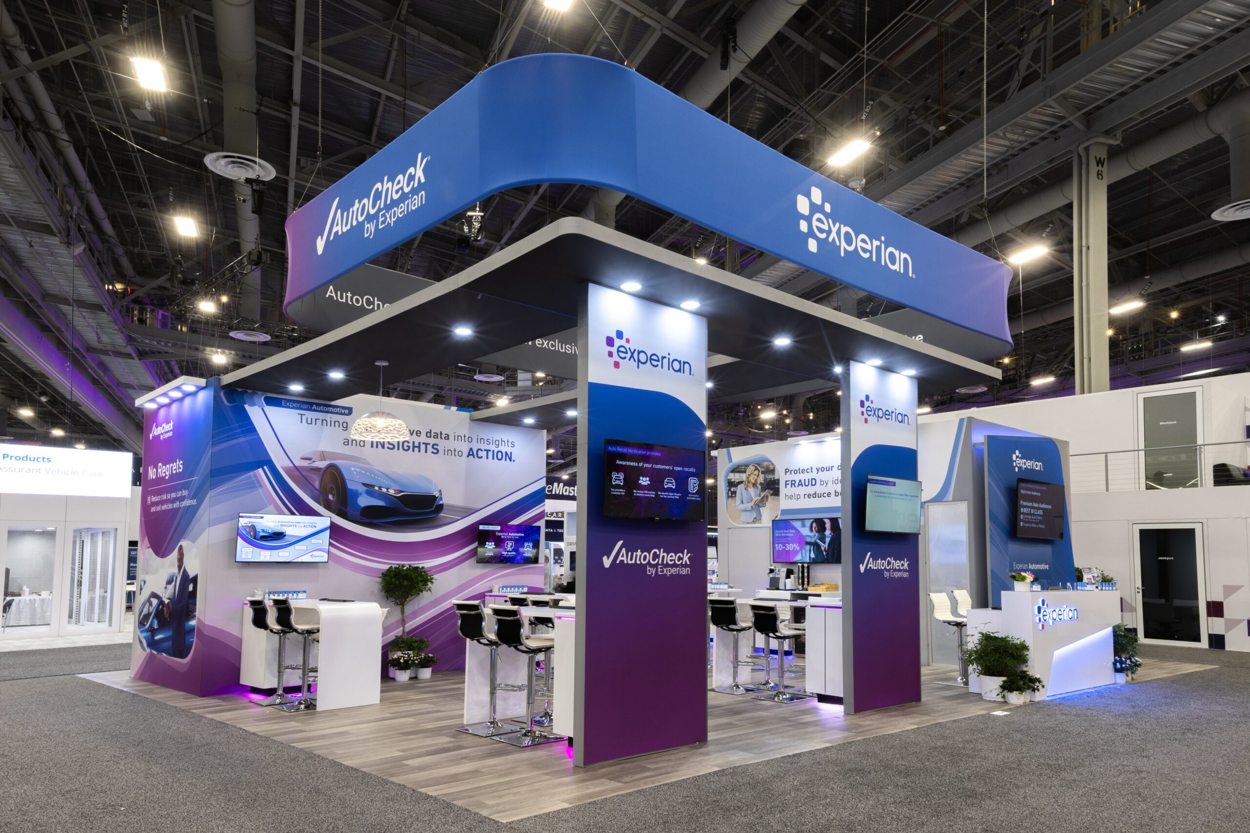 Custom Experian trade show exhibit design
