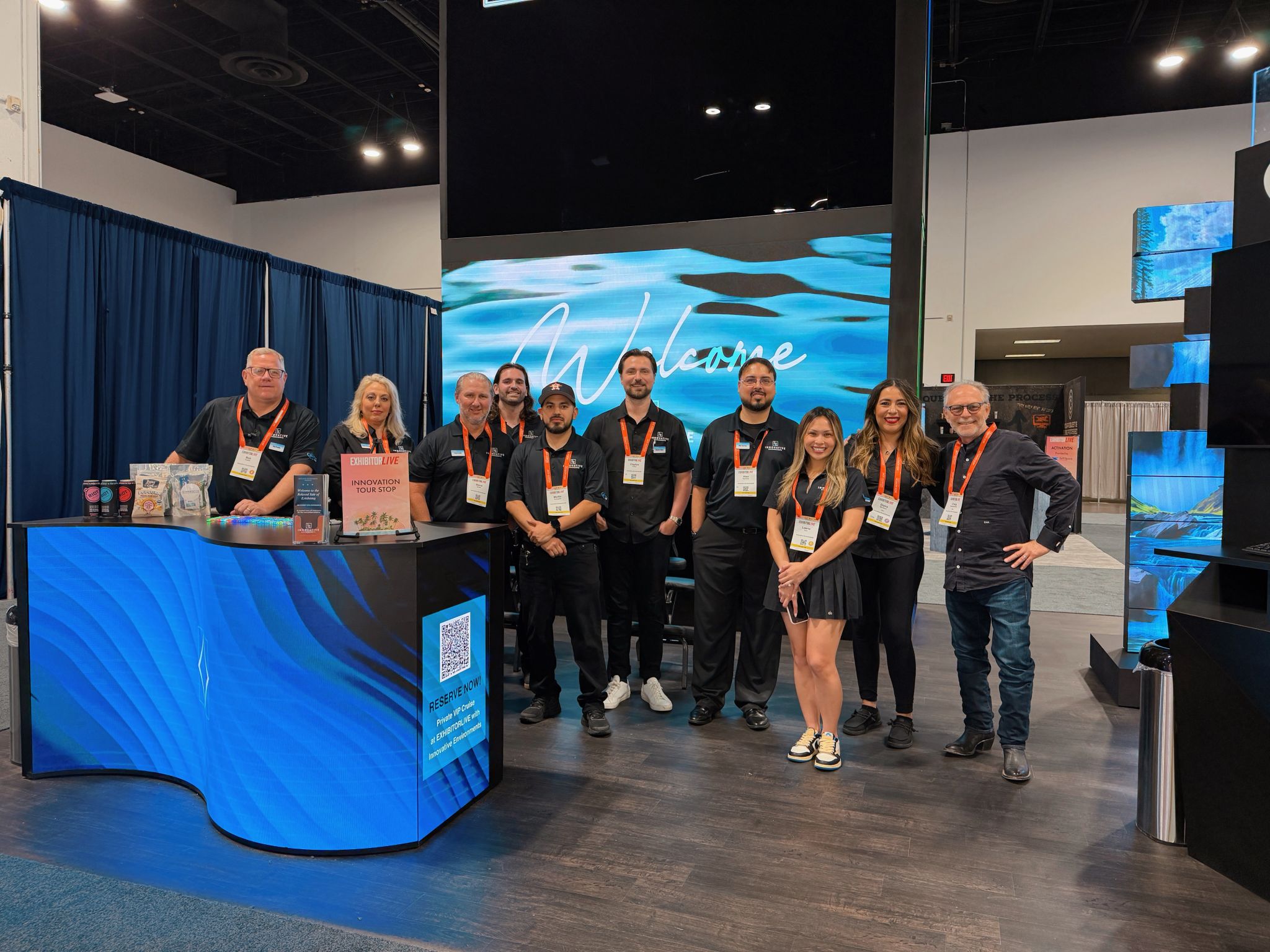 Immersive LED Vortex feature at the Innovative Environments EXHIBITORLIVE exhibit